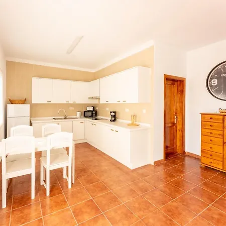 Wide Views & Villas Lanzarote *