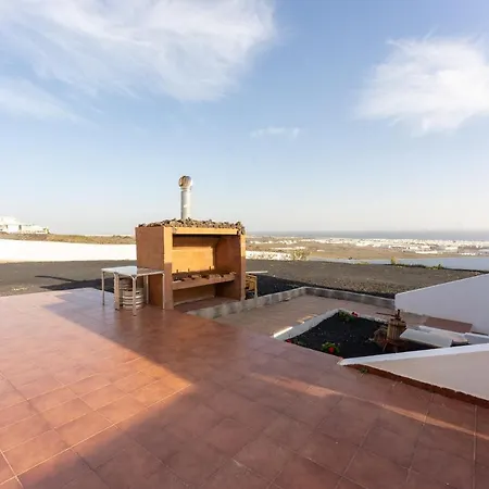 Wide Views & Villas Lanzarote