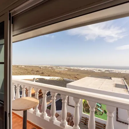 Wide Views & Villas Lanzarote Villa *